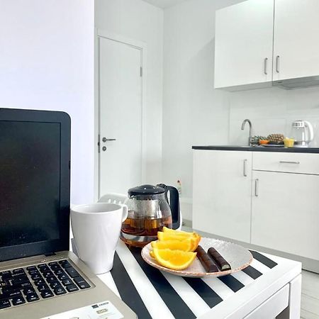 Жк Светлопарк Apartment Kiev Bagian luar foto