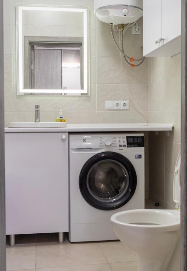Жк Светлопарк Apartment Kiev Bagian luar foto