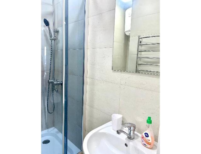 Жк Светлопарк Apartment Kiev Bagian luar foto